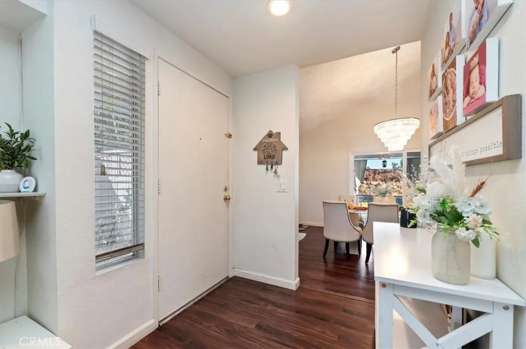 834 Robles Pl, Corona, California 92882 home-pic-6